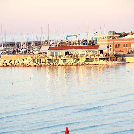 Hotel Excelsior Fano Kültér fotó