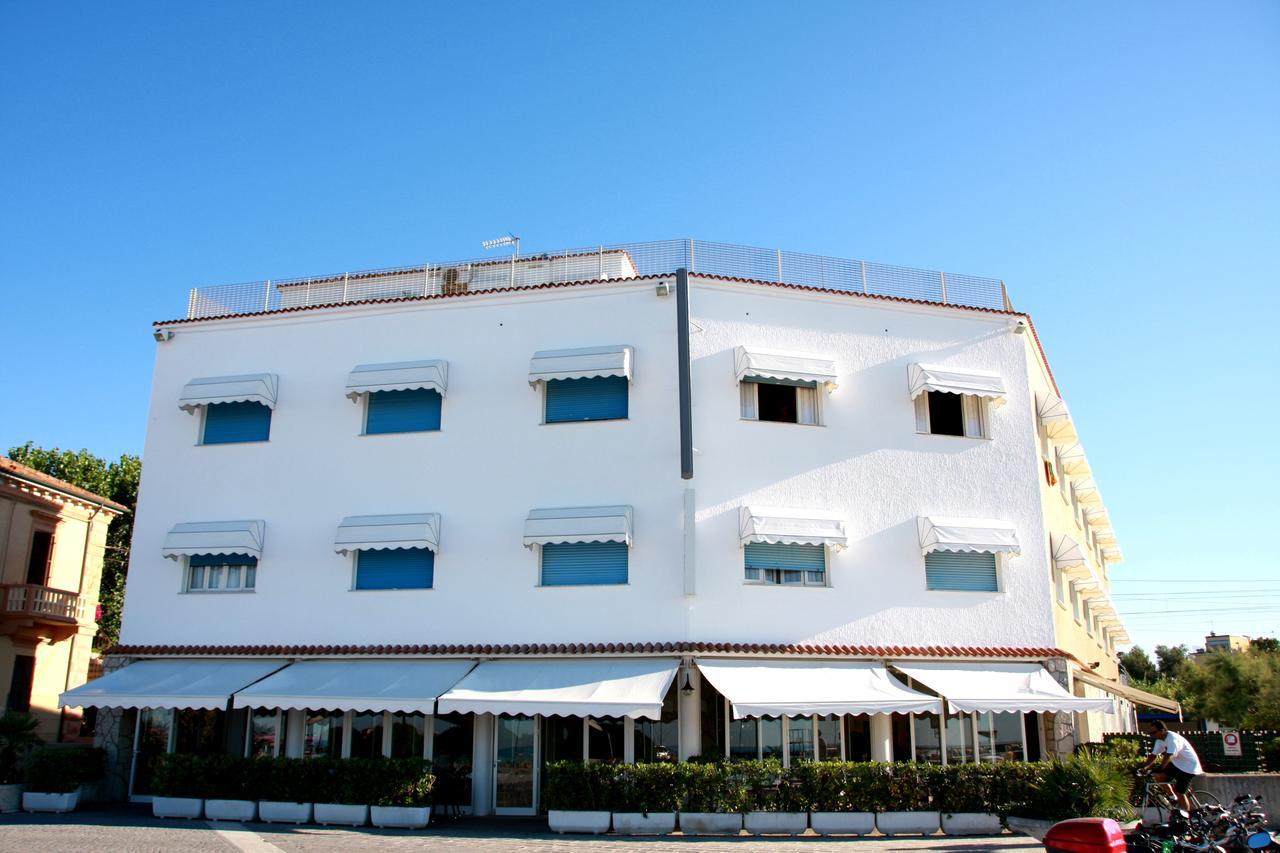 Hotel Excelsior Fano Kültér fotó